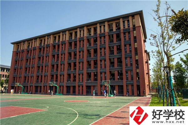 常德財(cái)經(jīng)中等專業(yè)學(xué)校籃球場(chǎng)