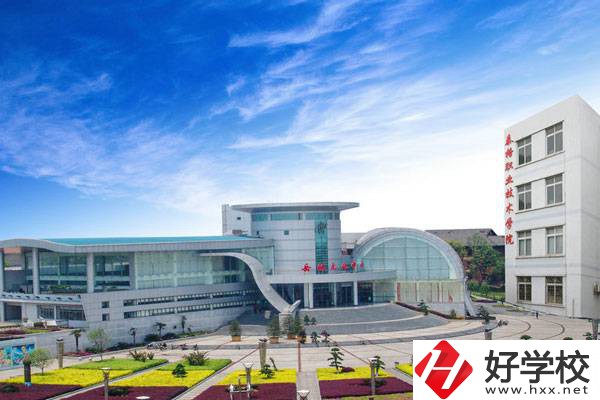 泰格林紙技工學(xué)校有哪些辦學(xué)優(yōu)勢？