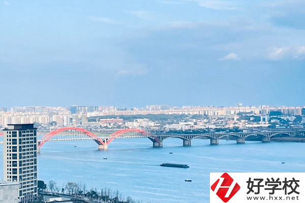 湖南建筑高級(jí)技工學(xué)校專(zhuān)業(yè)怎么樣？