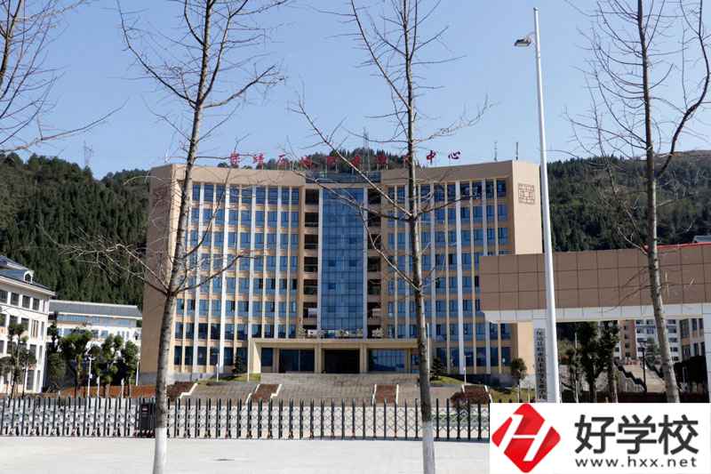 保靖縣中等職業(yè)技術(shù)學(xué)校好不好？有什么招生專業(yè)？