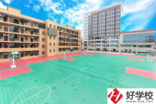 湘潭有哪些適合女生學(xué)習(xí)的職校？女生該如何選擇職校？