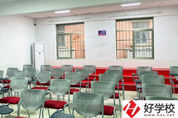 湖南長(zhǎng)沙藝術(shù)學(xué)校有哪些招生要求？