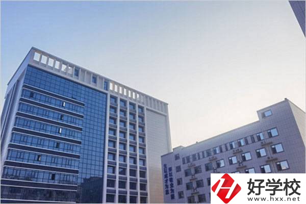 湖南辦學條件好的民辦技校有哪些？學費多少錢一年？