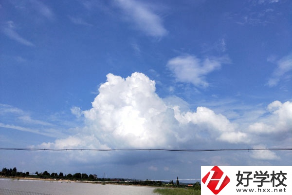 婁底市衛(wèi)生學(xué)校有哪些專業(yè)？就業(yè)方向如何？