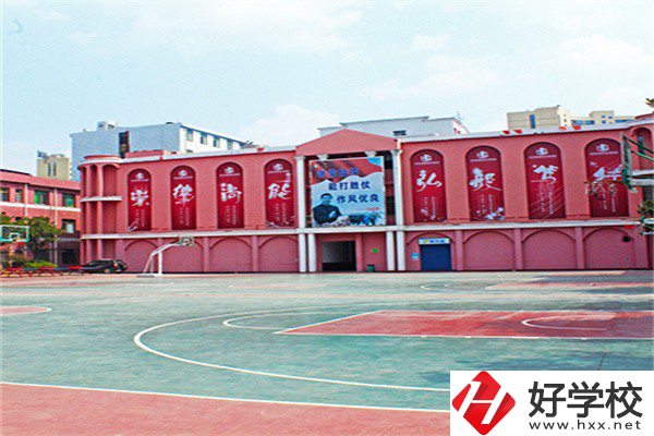 長(zhǎng)沙民辦重點(diǎn)中專有哪些？收費(fèi)如何？