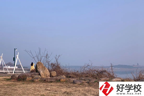 張家界僑輝職業(yè)技術(shù)學(xué)校好不好？辦學(xué)條件有什么特色？