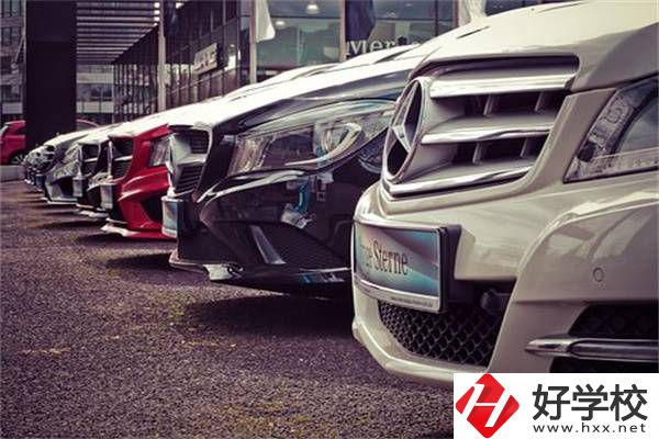 女生在湖南讀職高學什么專業(yè)好？可以參加高考嗎？
