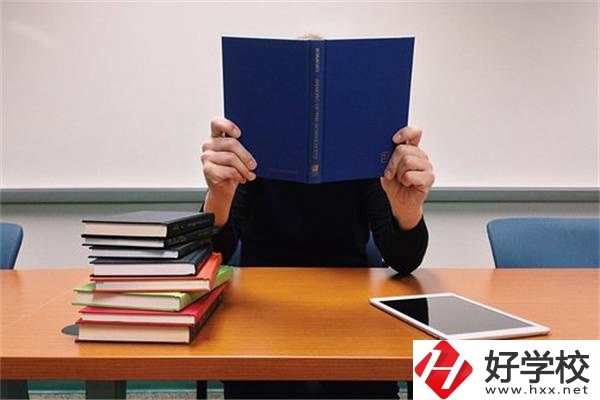 湖南初中畢業(yè)成績非常差選什么學(xué)校好？還有前途嗎？