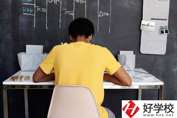 郴州有哪些公立的中專(zhuān)學(xué)校？專(zhuān)業(yè)有哪些？