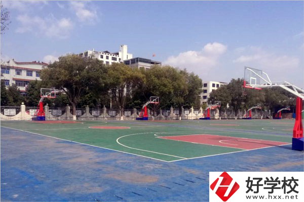 東安縣職業(yè)中專(zhuān)學(xué)?；@球場(chǎng)