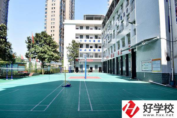 漣源市科技職業(yè)學(xué)校位置在哪里？校園環(huán)境怎么樣？