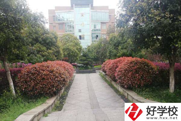 衡陽市職業(yè)中等專業(yè)學(xué)校是封閉式管理的嗎？有好處嗎？