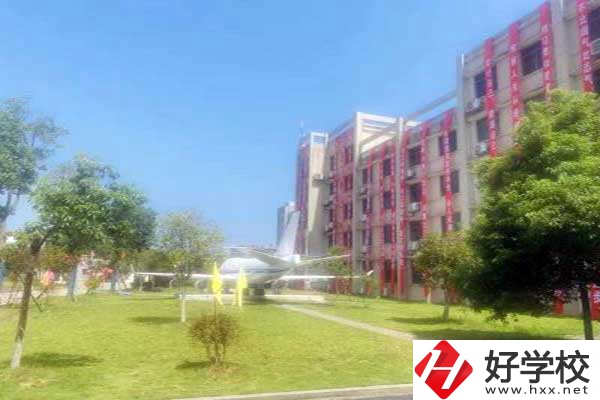 長(zhǎng)沙經(jīng)貿(mào)職業(yè)中?？梢詤⒓痈呖紗?？還有哪些升學(xué)方式？