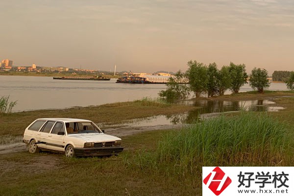 初中畢業(yè)想在懷化讀中專，有哪些好學(xué)校推薦？