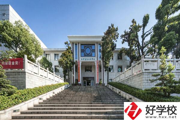 長(zhǎng)沙建筑工程學(xué)校是公辦還是民辦？有哪些優(yōu)勢(shì)？