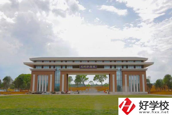 郴州思科中等職業(yè)學校有哪些優(yōu)秀教師？