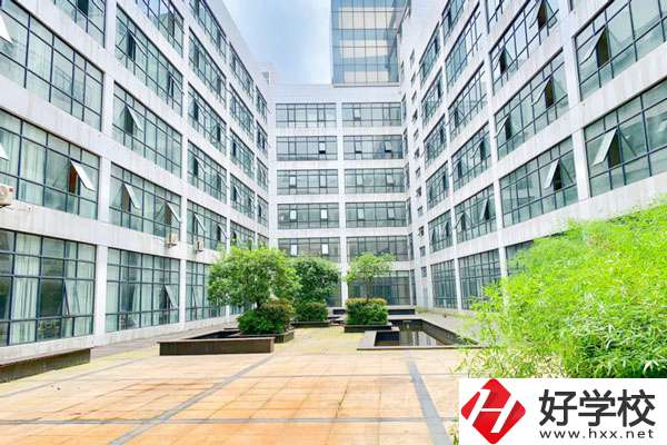 湖南曙光科技技工學(xué)校怎么樣？有哪些熱門(mén)專(zhuān)業(yè)？