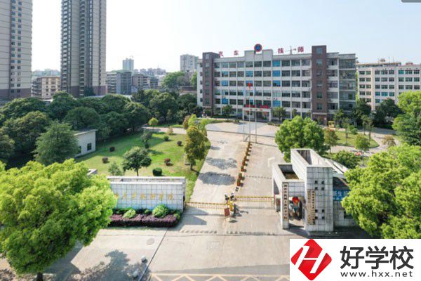 想學(xué)汽修類專業(yè)，湖南這三所學(xué)校都可以！