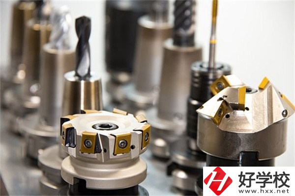 益陽不參加中考可以上中專嗎？有什么專業(yè)推薦？