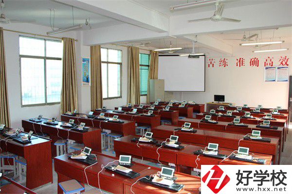 婁底哪些職校有開設(shè)護(hù)理專業(yè)？就業(yè)方向是什么？