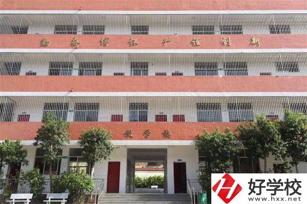 在邵陽就讀衛(wèi)校學什么專業(yè)好？有哪些學?？梢酝扑]？