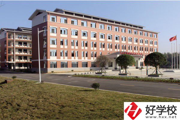 長(zhǎng)沙市湘都中等職業(yè)學(xué)校學(xué)生宿舍有空調(diào)嗎？