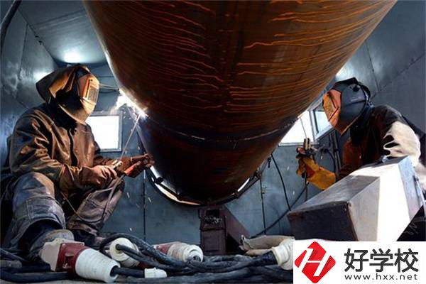 在湖南選擇技校就讀有什么優(yōu)勢(shì)？讀技校怎么樣？