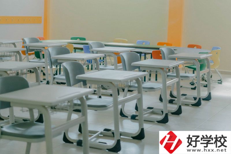 湘潭第一職業(yè)中專師資力量如何？學(xué)費(fèi)多少？