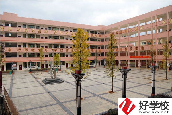 祁陽縣職業(yè)中專是公辦嗎？收費貴不貴？