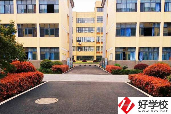 岳陽(yáng)有哪所中職學(xué)校有辣條專業(yè)？該專業(yè)學(xué)了有用嗎？