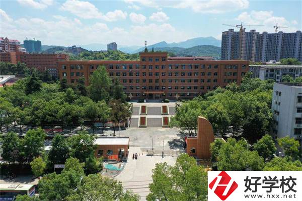 婁底最好的師范職校是哪所？師范專業(yè)好就業(yè)嗎？