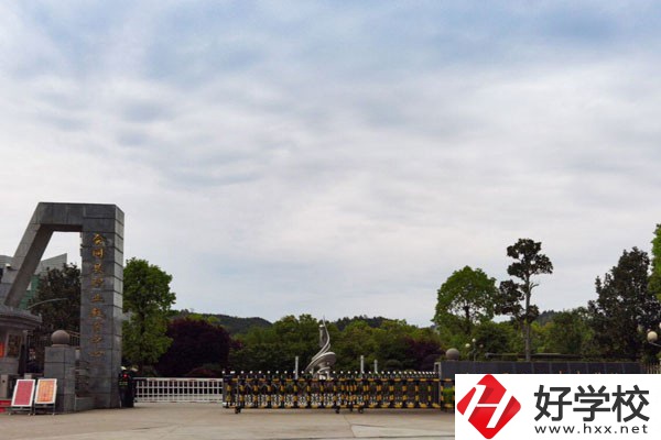 會同縣職業(yè)中專學校怎么樣？開設(shè)了哪些專業(yè)？