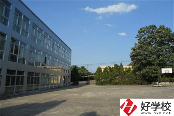 邵陽什么職校能學(xué)服裝設(shè)計？有什么報名方法？