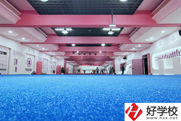 常德有哪些外語中職學校？開設有什么專業(yè)？