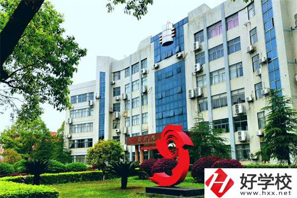 婁底哪些職校有開設(shè)護(hù)理專業(yè)？就業(yè)方向是什么？