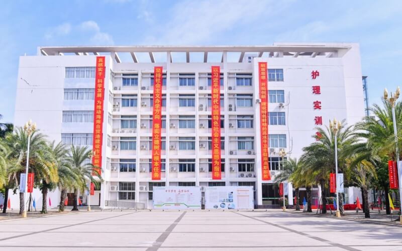 2024年重慶市渝北區(qū)竟成中學(xué)校有哪些專(zhuān)業(yè)