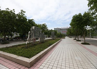 2025年江蘇讀新能源汽車維修專業(yè)的中職學(xué)校有哪些？